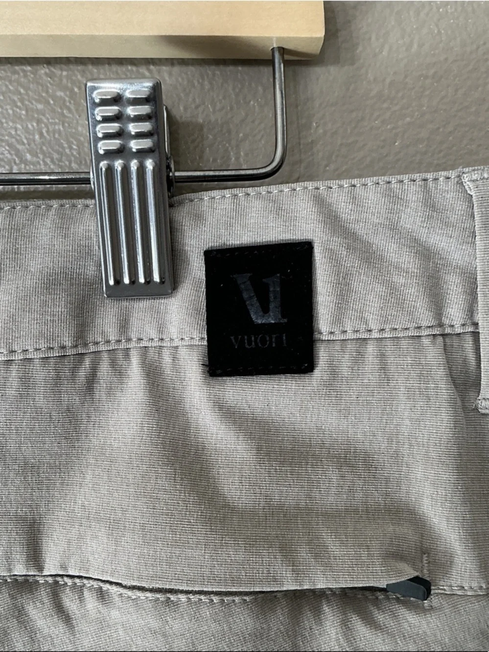 Vuori Men’s Light Gray Flat-Front Performance Shorts - Picture 5 of 5
